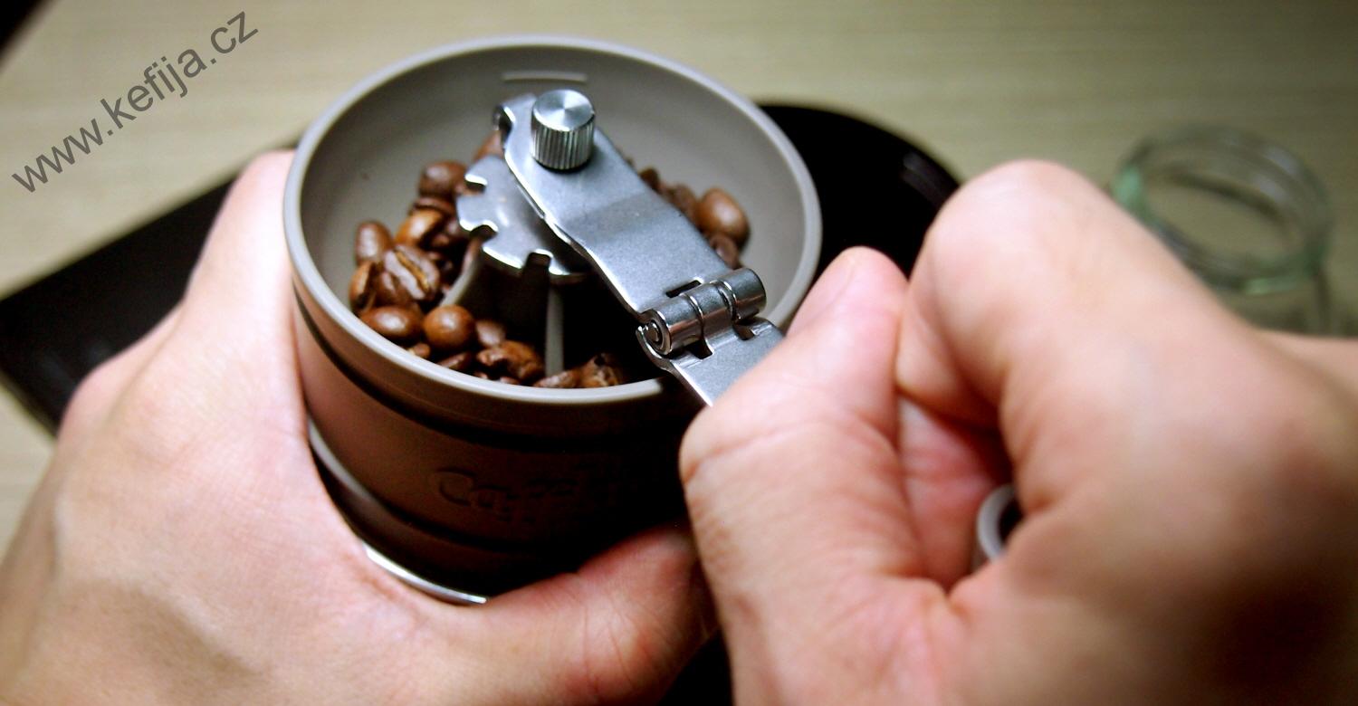 CAFFLANO Klassik - kávovar vše v jednom - V ČERVENÉM PROVEDENÍ - AKCE - 28% SLEVA