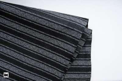 Malý černobílý šátek