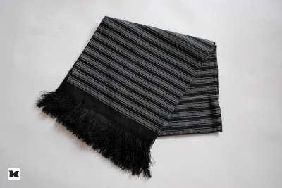 Malý černobílý šátek