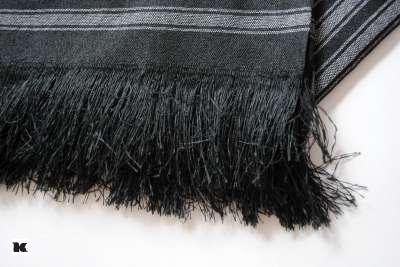 Malý černobílý šátek