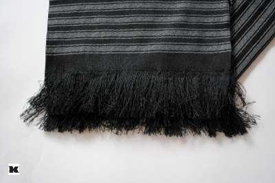 Malý černobílý šátek