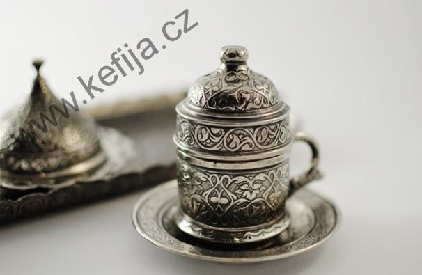 Rytinami zdobená sada ve stříbrné barvě, typ II, cukřenka s tvarovaným okrajem