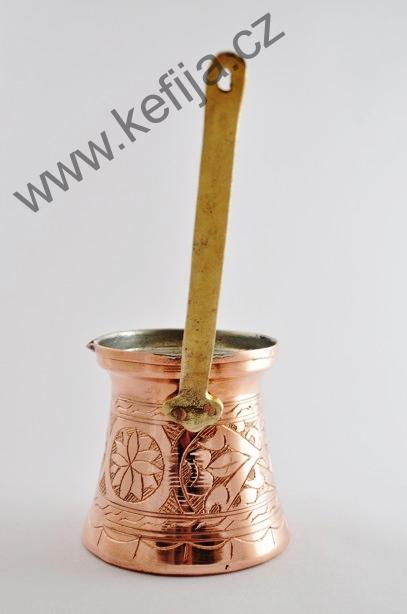 Džezva s rytinami v podobě květin, 400 ml